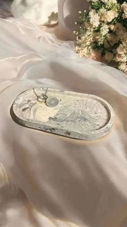 Vide-Poche en Jesmonite – Marbré Gris & Feuille d’Argent Epoxy Kawaii
