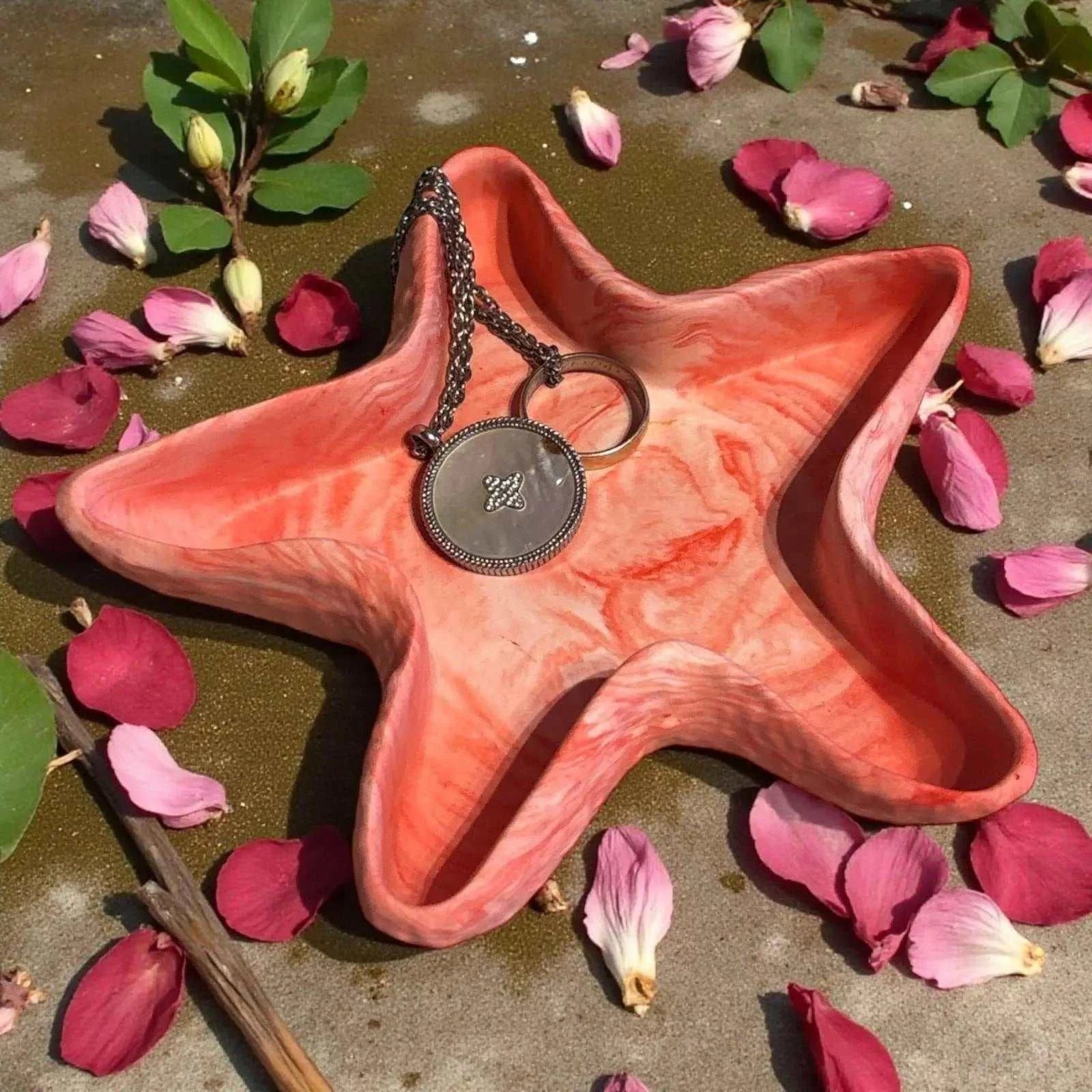 Vide-poche étoile de mer en Jesmonite marbre rouge, artisanal et écologique
