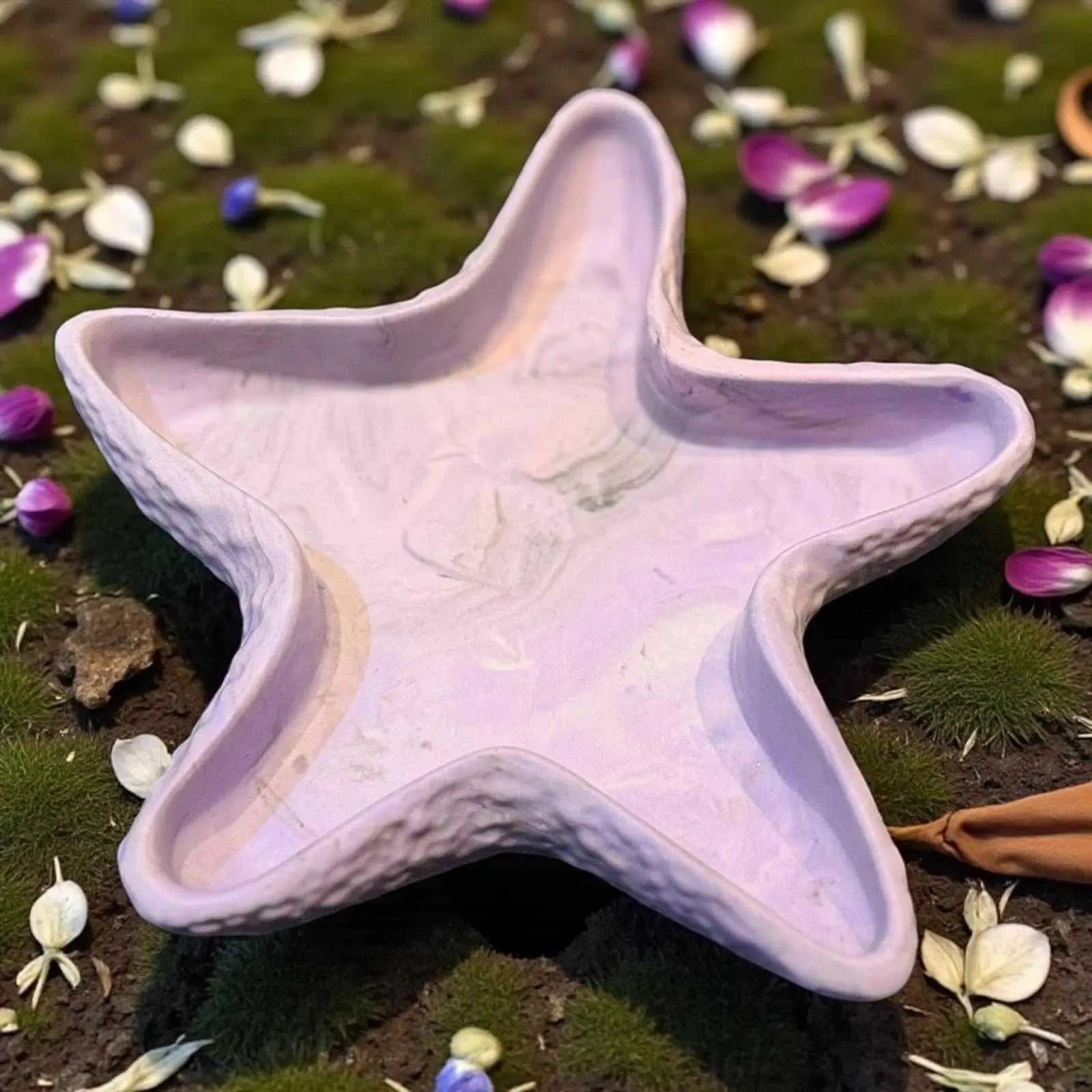 Vide-poche artisanal en Jesmonite violet pastel marbré. Élégant, apaisant et fait main. Idéal pour une déco douce et raffinée – Epoxy Kawaii.
