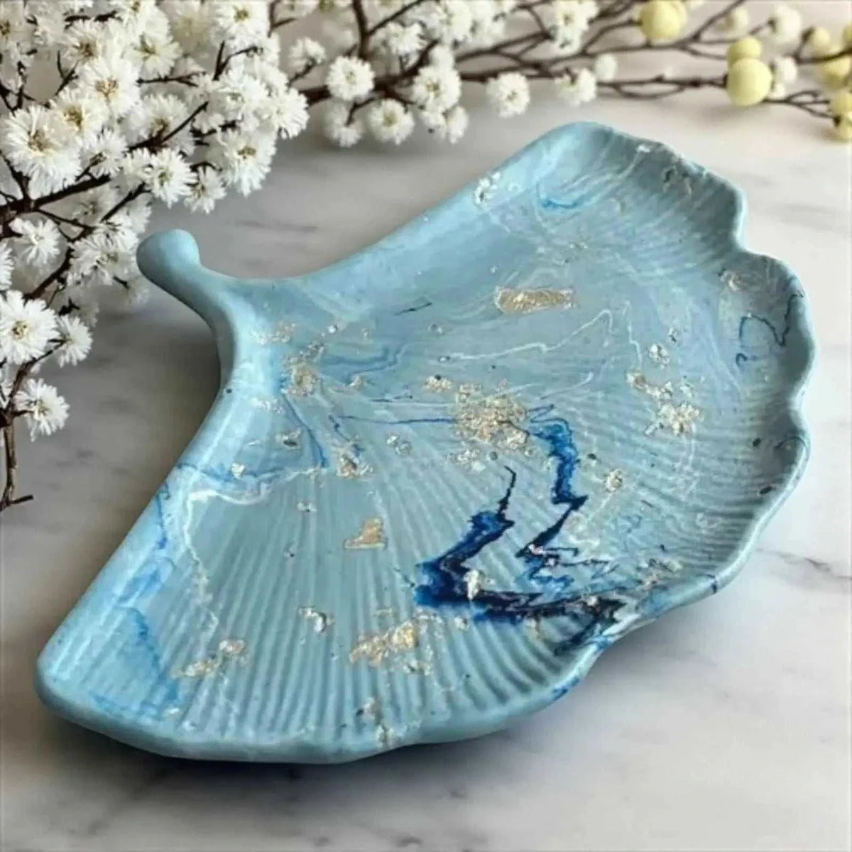 Vide-poche Ginkgo bleu marbré et feuille argentée