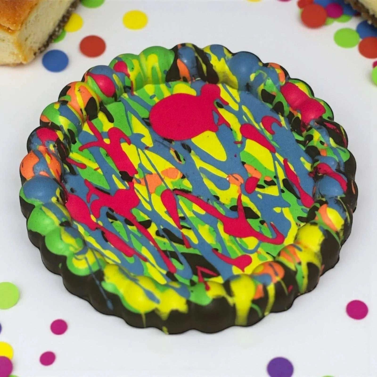 Vide-poche marguerite multicolore en Jesmonite artisanale, style Pop Art coloré et vibrant.
