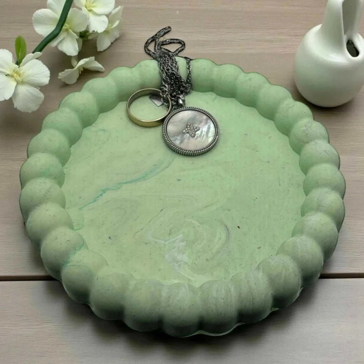 Vide-poche marguerite vert marbré en Jesmonite naturelle artisanale écologique