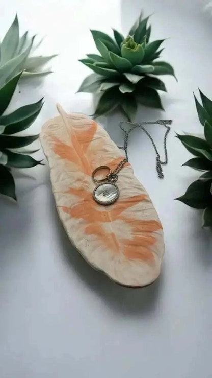 🍊 Vide-Poche Plume Marbré Orange – Création artisanale en Jesmonite Epoxy Kawaii