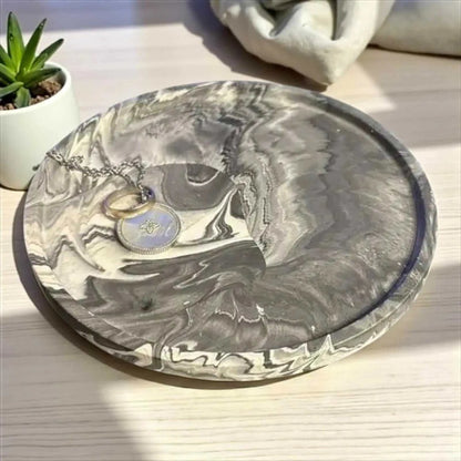 Vide-poche rond effet marbré noir blanc gris en Jesmonite naturelle, design élégant minimaliste.