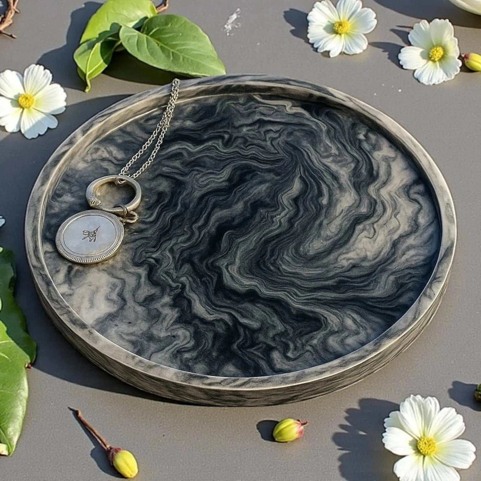 Vide-poche rond noir et blanc marbré en Jesmonite élégante et artisanale
