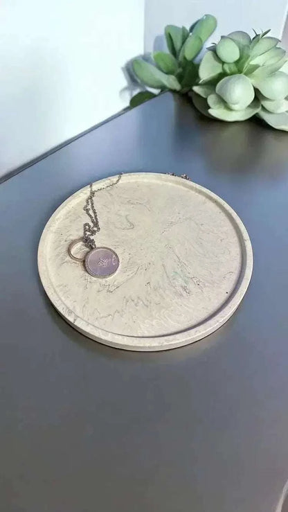 🌿 Vide-Poche Rond Vert Clair & Noir – Création artisanale en Jesmonite Epoxy Kawaii