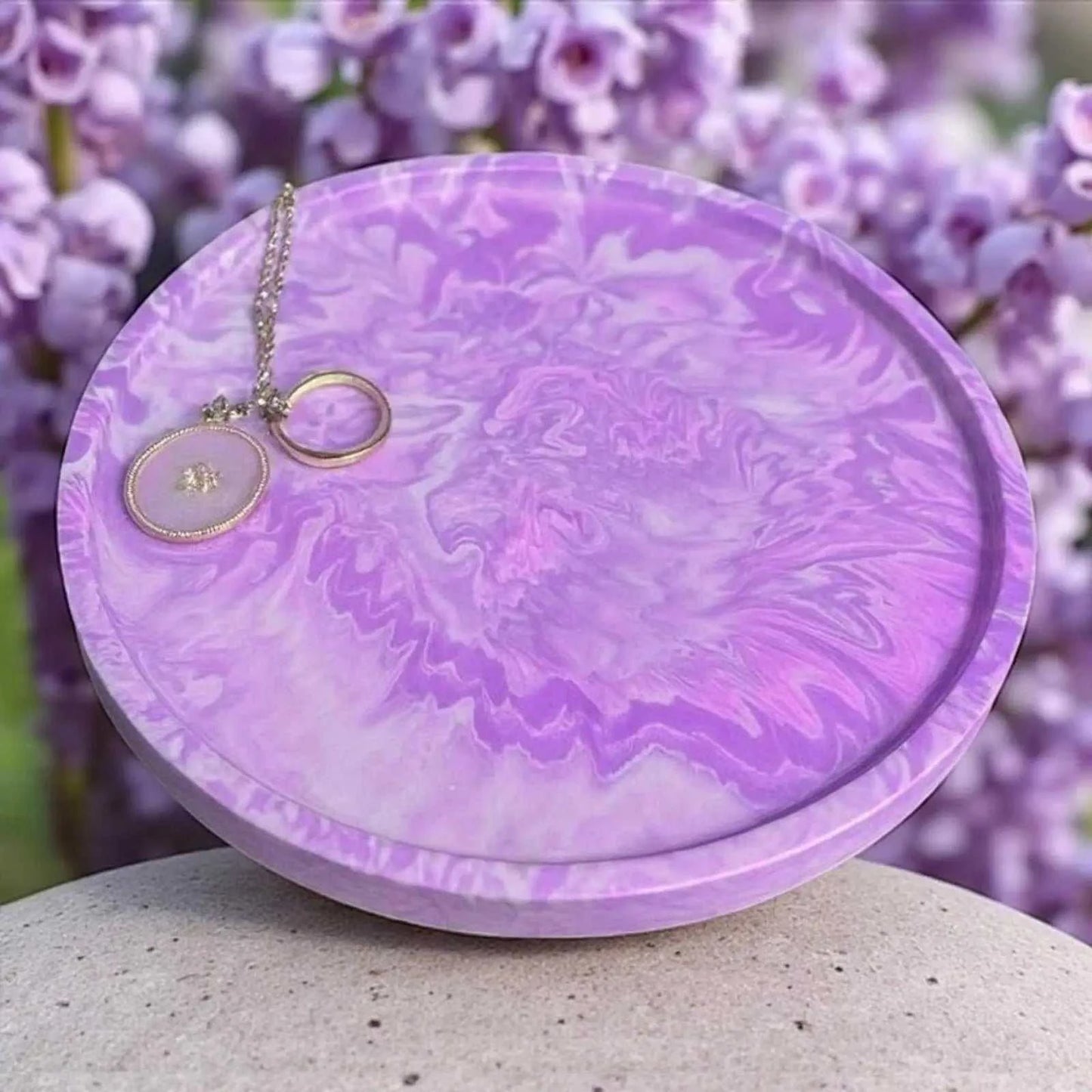 vide-poche rond violet et rose pastel effet marbré en Jesmonite artisanale française