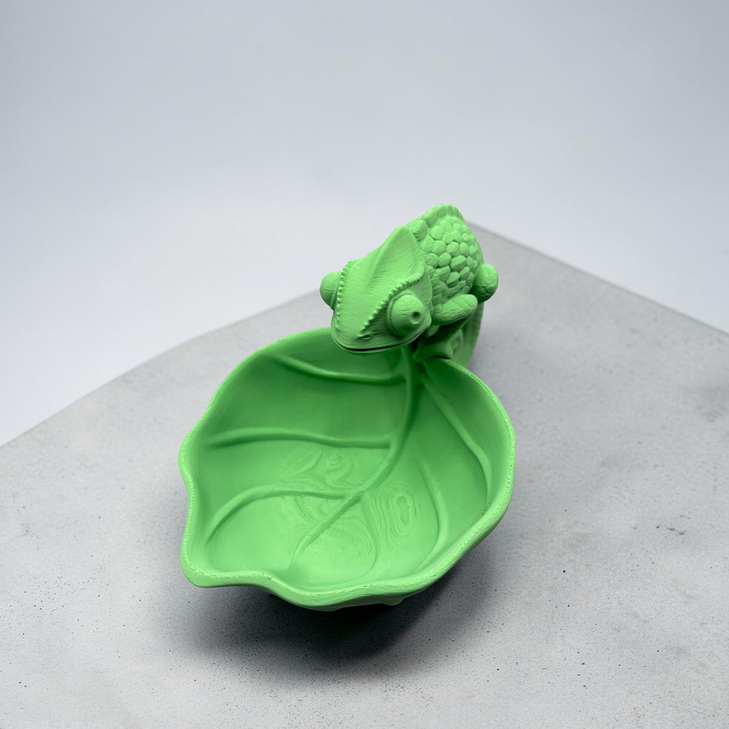 Vide-poche caméléon en impression 3D avec bol en forme de feuille verte pour rangement décoratif